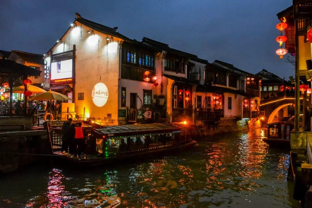逃离沙漠建筑